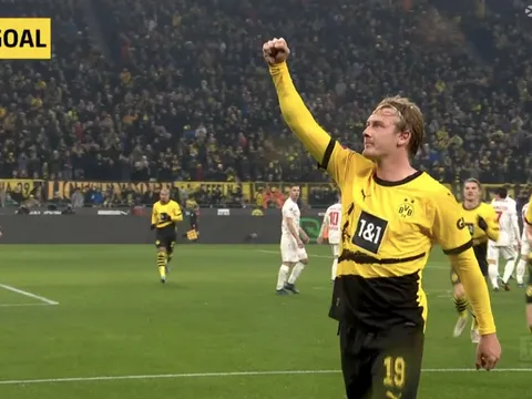 Siêu phẩm không cứu nổi Dortmund, top 4 xa dần