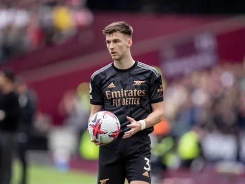 Người thừa Arsenal bi quan về tương lai