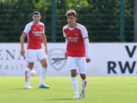 Arsenal trình làng cầu thủ 14 tuổi cho đội một