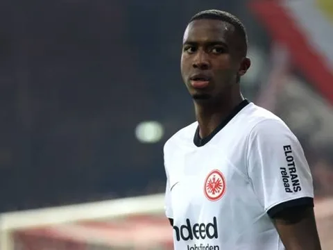 Liverpool ra giá 51 triệu bảng cho sao trẻ Bundesliga