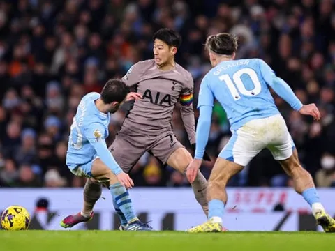 Huyền thoại Arsenal "khích tướng" Tottenham