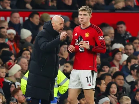 Erik ten Hag lên tiếng bảo vệ trò cưng