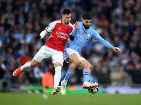 Martinelli nói thẳng trình độ Man City và Liverpool