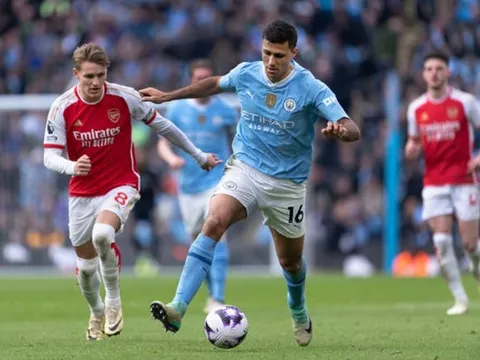 Sao Man City "mỉa mai" Arsenal