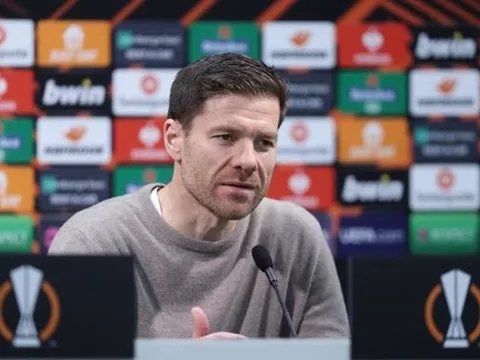 Bayer Leverkusen vào bán kết, Xabi Alonso vẫn "chê" học trò