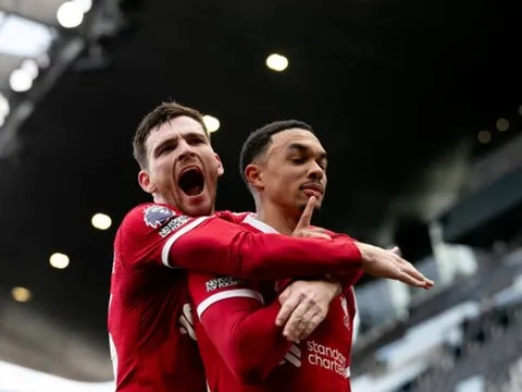 Sự trở lại của Liverpool làm nóng cuộc đua vô địch