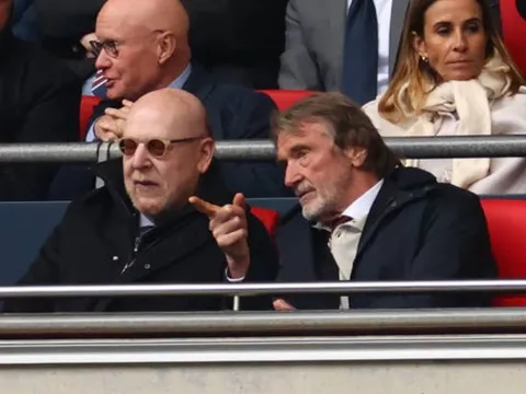 Sir Jim Ratcliffe khiến nhân viên M.U "méo mặt"