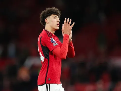 Ra mắt M.U tại Old Trafford, sao trẻ phấn khích