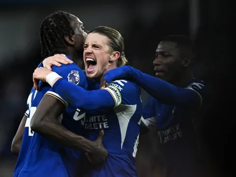 5 điểm sáng trong trận hòa của Chelsea: BLĐ sai, Pochettino đúng