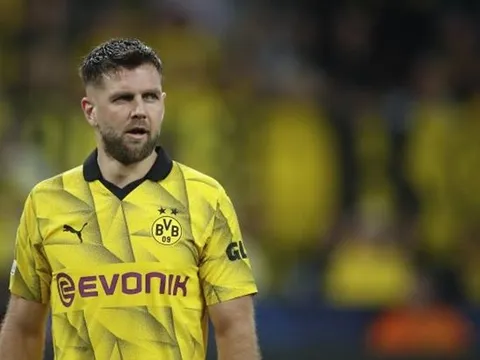 Sự hiệu quả của Fullkrug giúp Dortmund thăng hoa