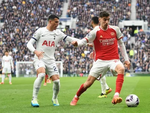 Những “trò hề” của Arsenal không thể tiếp tục tái diễn