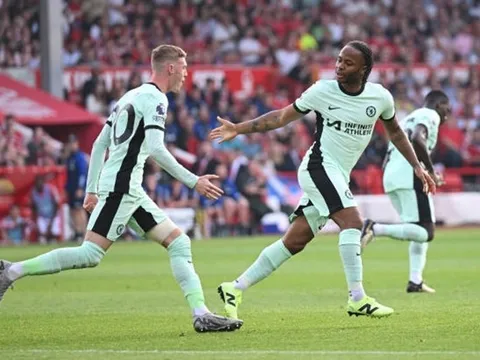 Gary Lineker so sánh tiền đạo Chelsea với Messi