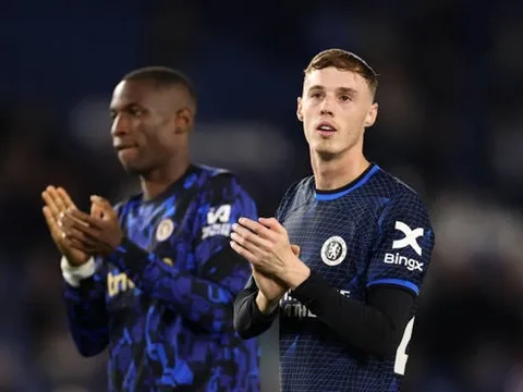 Hạ Brighton, Cole Palmer báo trước tương lai của Pochettino