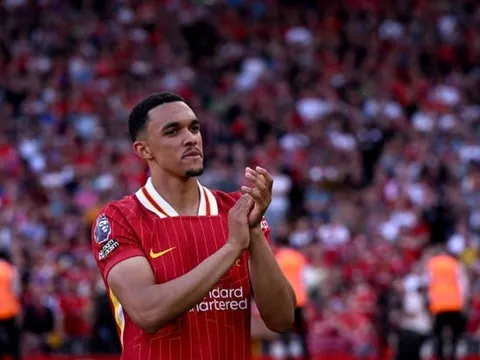 Arnold nghẹn ngào khi nhắc đến Jurgen Klopp