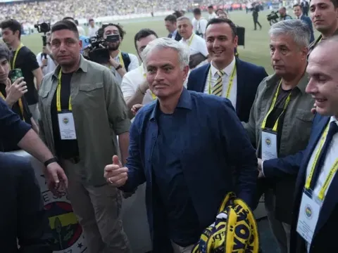 Jose Mourinho nhắm sao lớn Chelsea cho Fenerbahce