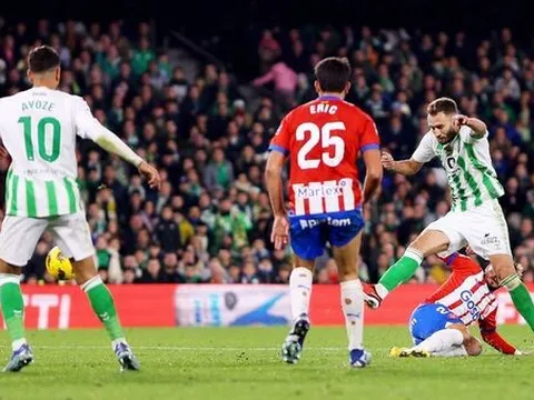 Girona bị ngáng đường, Real lên ngôi đầu