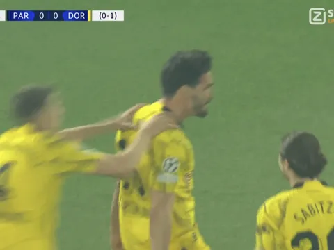 'PSG bỏ lỡ khó tin, sút trúng cột dọc rồi bị Dortmund ghi bàn'