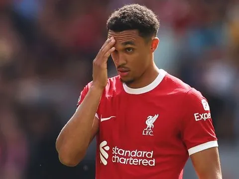 HLV Arne Slot cần làm gì để cải thiện hàng thủ của Liverpool?