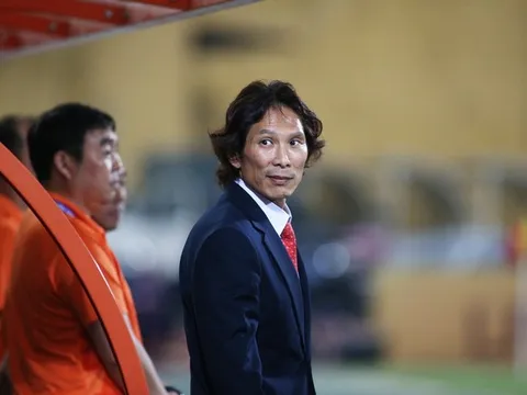 Khởi đầu tai tiếng và lời khẳng định của HLV Gong