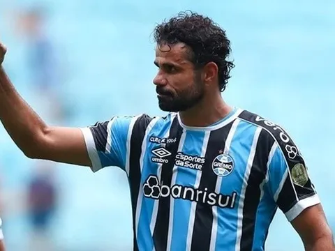 Hành động điểm 10 của Diego Costa