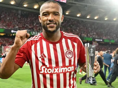 Ayoub El Kaabi  - Sống sót sau trận động đất để trở thành người hùng