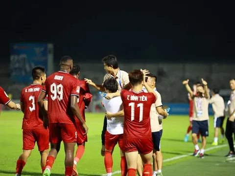 Hà Tĩnh loại QBV 2017 và sao U23, tiền vệ Việt Kiều đắt hàng