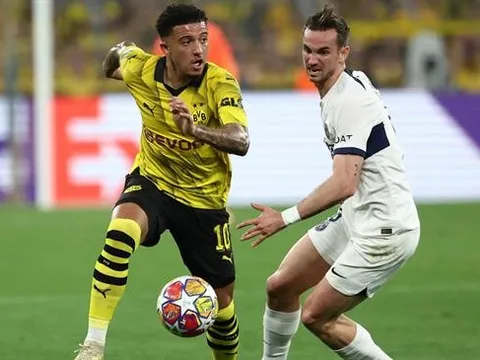 HLV Dortmund: “Sancho luôn xuất sắc như vậy trên sân tập”