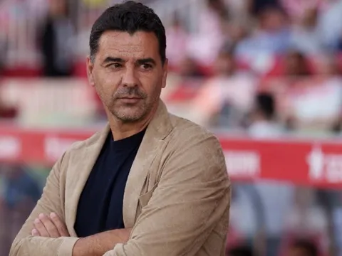 HLV Girona từ chối Man United vì Man City