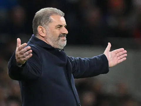 HLV Tottenham: “Trận đấu dường như không có trọng tài”