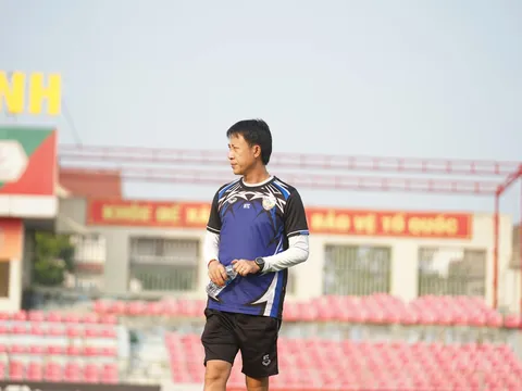 HLV V-League: "Chúng tôi đều là người lớn cả rồi"