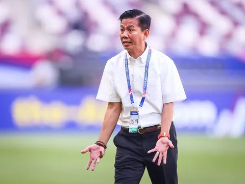 Khôi hài câu chuyện HLV ở V-League và ĐTQG