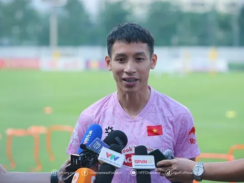Hùng Dũng: Văn Quyết là hình mẫu với tất cả cầu thủ ở Việt Nam