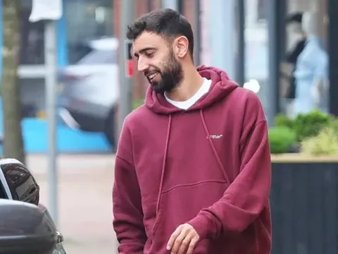 Hung tin Bruno Fernandes ập đến Man Utd