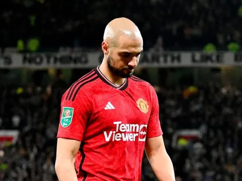 Hung tin dần ập tới Sofyan Amrabat