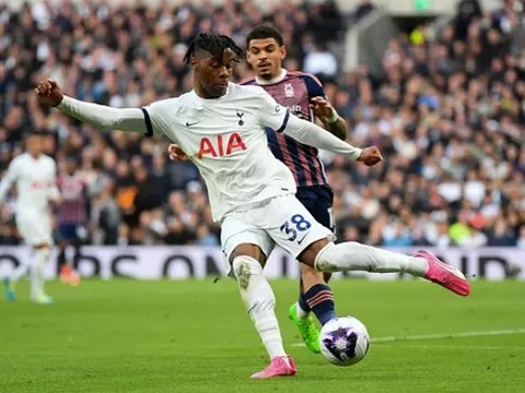 Hung tin đổ đầu Tottenham