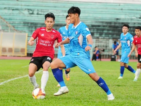 Hai cú đúp, Long An và Đà Nẵng tạo cơn mưa bàn thắng