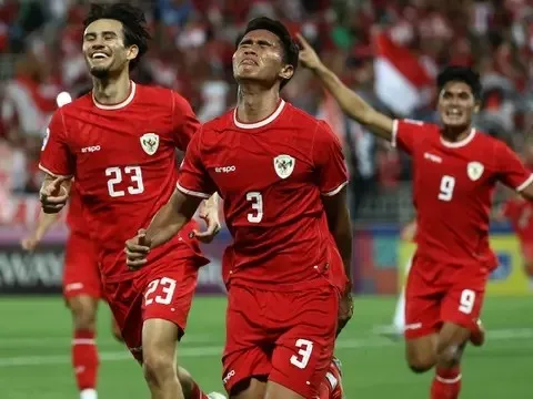 "Tình huống đó xứng đáng nhận thẻ đỏ"