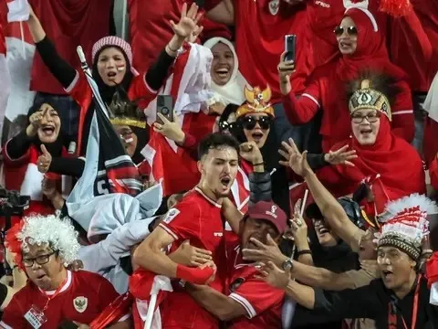 Iraq ghi bàn, CĐV Indonesia nổi giận với VAR