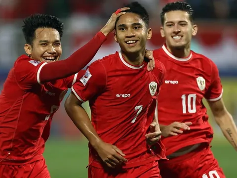 Sao nhập tịch ủng hộ thần đồng Indonesia sau màn đối đầu CĐV