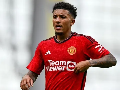 Jadon Sancho đang mang đến niềm vui hiếm hoi cho Man United