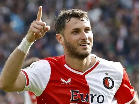 Arsenal tranh mua sát thủ Eredivisie với Real, Barca