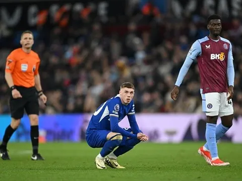 Khoảnh khắc Cole Palmer gây chú ý