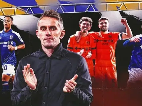 Kieran McKenna - Từ trợ lý ở M.U đến HLV Premier League sau 3 năm
