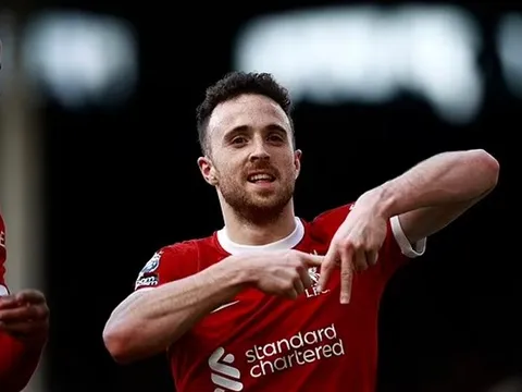 Klopp báo hung tin về Jota