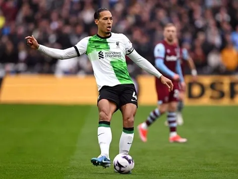 Klopp tiết lộ tin sét đánh cho Liverpool