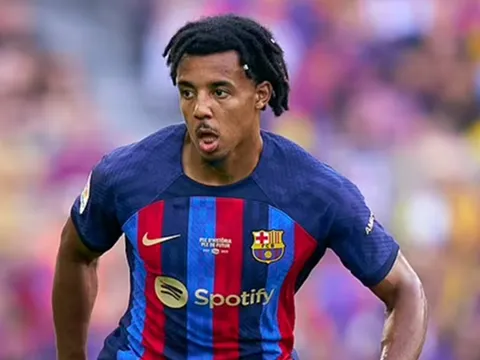 Barca ra giá bán Kounde