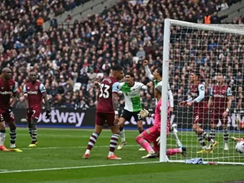 Sụp đổ tại London, Liverpool coi như giương cờ trắng