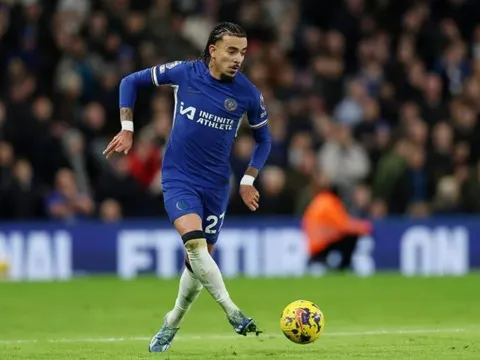 Lee Dixon đưa cầu thủ 20 tuổi của Chelsea 'lên mây'