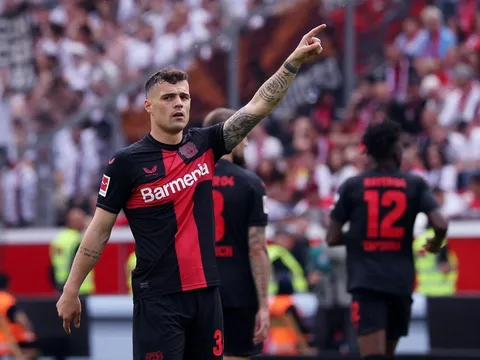 Leverkusen đi vào lịch sử bóng đá Đức