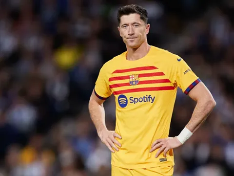 Barca làm rõ tương lai của Lewandowski